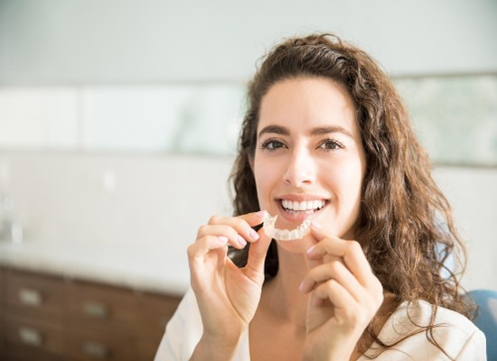 Invisalign vs Braces: Which is Better For You? - Antalya Dental Clinic